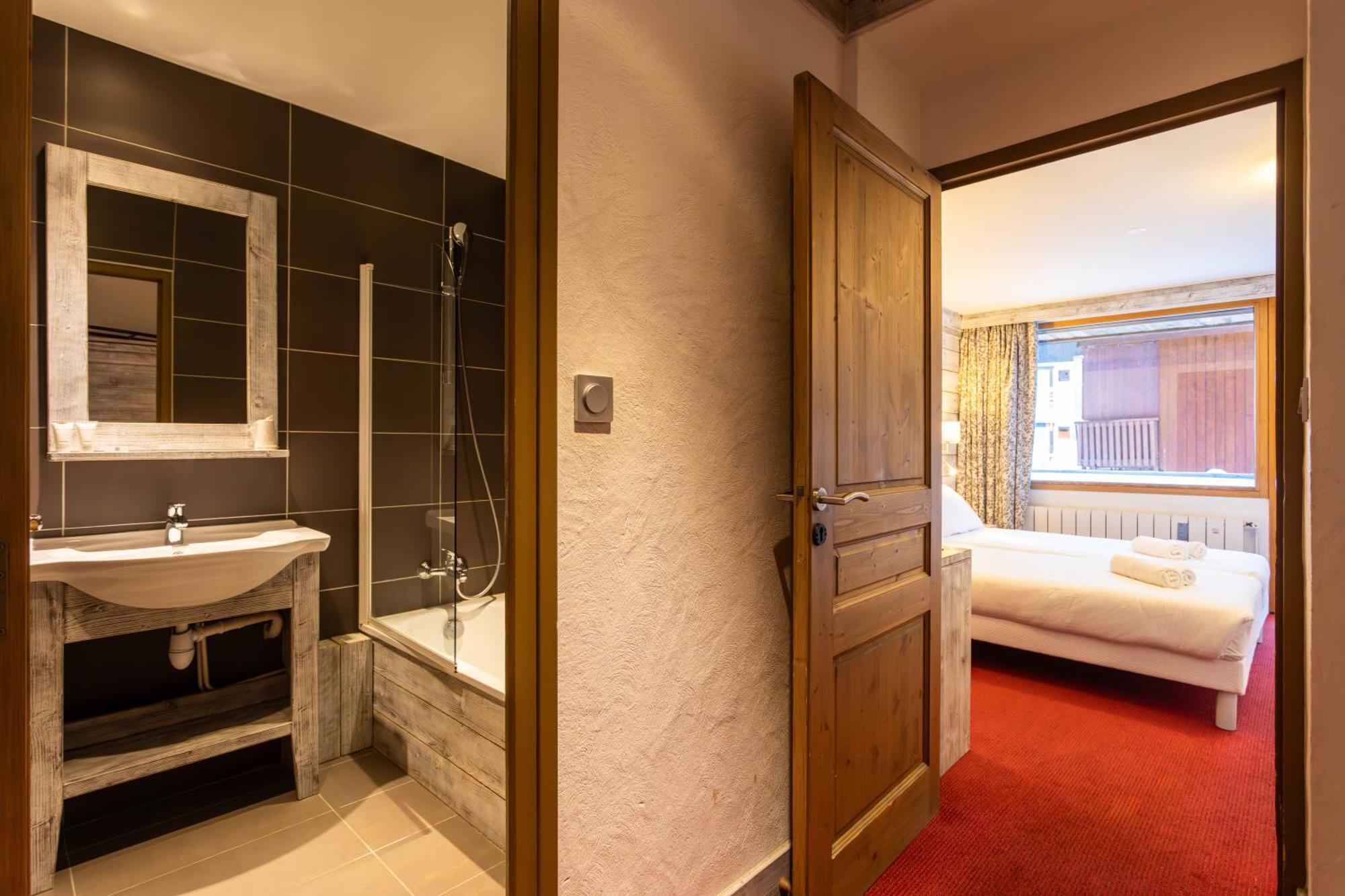 טיגנס Hotel L'Aiguille Percee מראה חיצוני תמונה